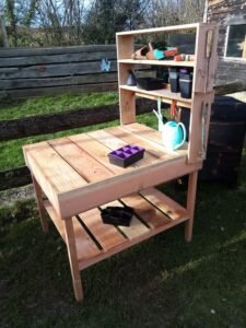 table de jardinage en douglas